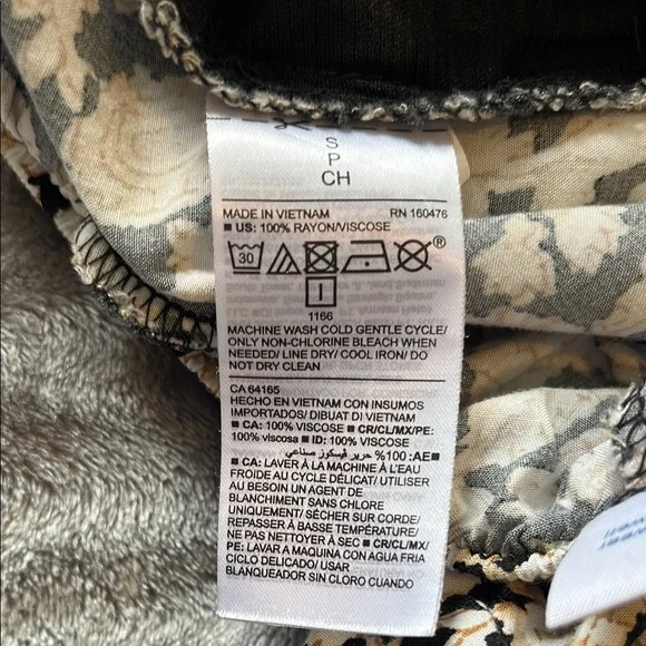 Old Navy Cropped Floral Casual Joggers Black Tan Cream EUC Small - Picture 4 of 5